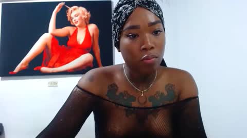 Snapshot of alexia_sinclaire24 chatting on April 26, 1:36 am alexia_sinclaire24 online show from April 26, 1:36 am