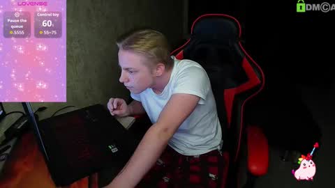 Snapshot of alexis_gordon chatting on September 16, 8:10 pm Alexis online show from September 16, 8:10 pm