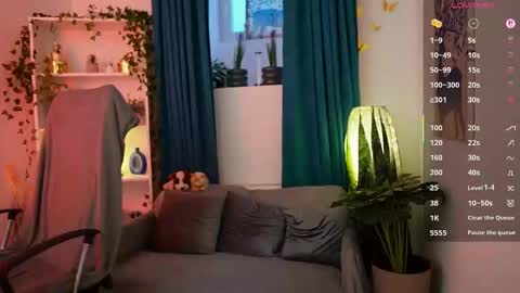 Alexis online show from October 24, 2:13 pm