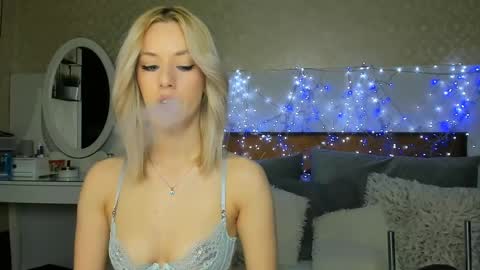 alexisbanx online show from April 21, 11:05 am