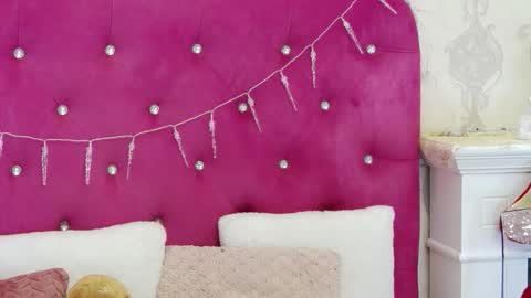 alexisdevine online show from December 5, 5:27 am