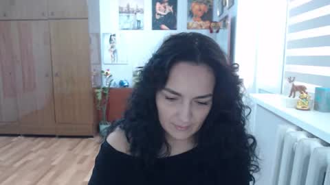 AlexisMillers online show from September 19, 9:32 am