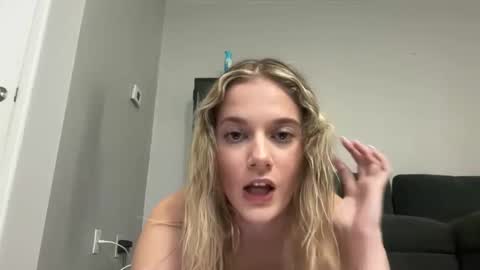 Snapshot of alexispaige06 chatting on September 30, 5:07 pm alexispaige06 online show from September 30, 5:07 pm