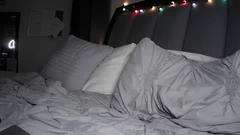 Snapshot of alexisrose517 chatting on December 20, 3:03 am Alexis Rose online show from December 20, 3:03 am