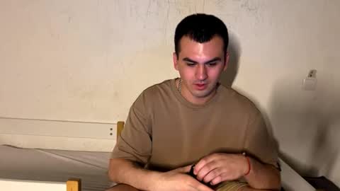 Alex online show from April 3, 6:39 pm