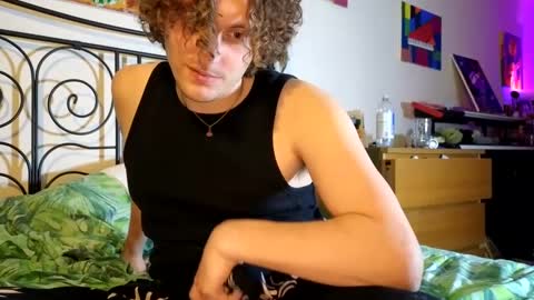 Snapshot of alexrhodesxxx chatting on January 23, 9:50 pm Alex online show from January 23, 9:50 pm