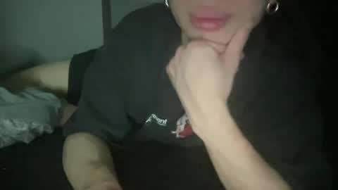 Snapshot of alextran665 chatting on January 5, 3:22 am Your Anime T Girl online show from January 5, 3:22 am