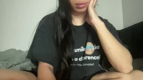 Snapshot of alextran665 chatting on October 31, 7:37 pm Your Anime T Girl online show from October 31, 7:37 pm