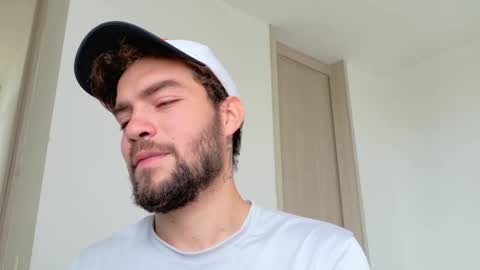 Alex online show from February 25, 7:01 pm