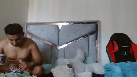 alex y luisa online show from May 14, 3:19 pm