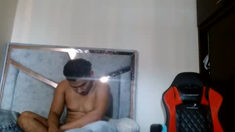 alex y luisa online show from June 24, 4:39 pm