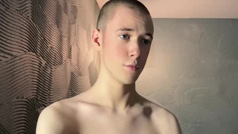 Snapshot of alexwos chatting on December 2, 7:49 pm Alex online show from December 2, 7:49 pm