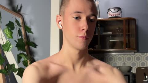 Snapshot of alexwos chatting on December 8, 8:58 pm Alex online show from December 8, 8:58 pm