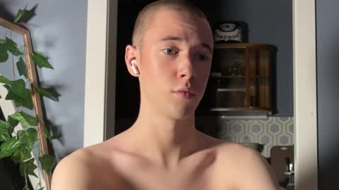 Snapshot of alexwos chatting on December 10, 7:54 pm Alex online show from December 10, 7:54 pm