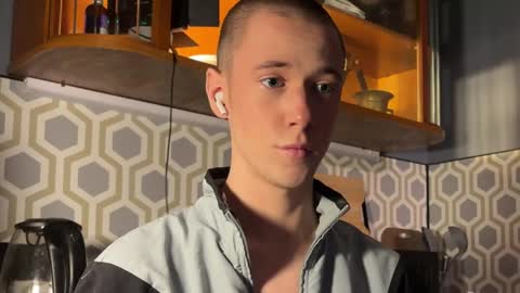 Snapshot of alexwos chatting on December 14, 10:18 pm Alex online show from December 14, 10:18 pm