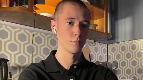 Snapshot of alexwos chatting on December 15, 9:20 pm Alex online show from December 15, 9:20 pm