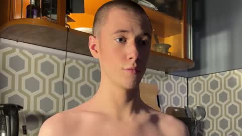 Snapshot of alexwos chatting on December 16, 12:26 am Alex online show from December 16, 12:26 am