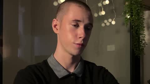 Snapshot of alexwos chatting on February 2, 9:08 am Alex online show from February 2, 9:08 am