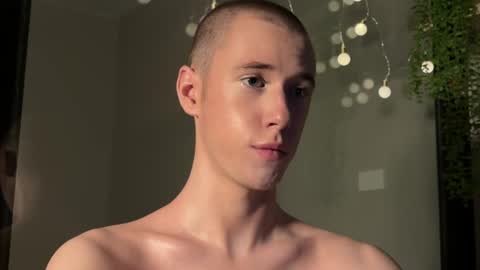 Snapshot of alexwos chatting on February 6, 8:23 pm Alex online show from February 6, 8:23 pm