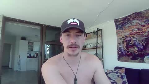 Snapshot of alexx1169 chatting on January 2, 2:22 am Alex online show from January 2, 2:22 am