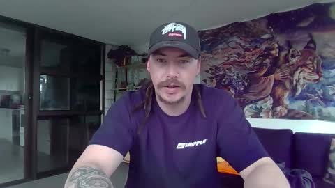 Snapshot of alexx1169 chatting on October 18, 3:20 am Alex online show from October 18, 3:20 am