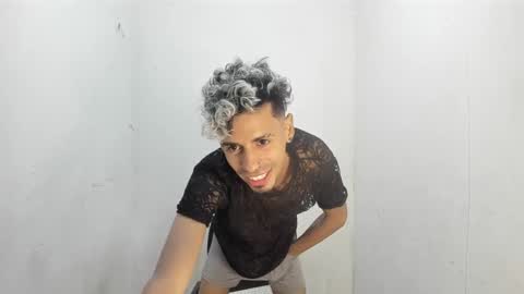 Snapshot of alexx_1214 chatting on October 14, 1:50 am Alexx online show from October 14, 1:50 am