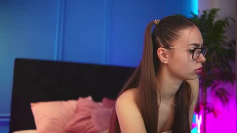 Snapshot of alexxisrae chatting on December 4, 4:33 am Alexxis Rae online show from December 4, 4:33 am