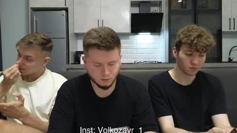 AlexDimaIgor online show from April 22, 8:43 pm