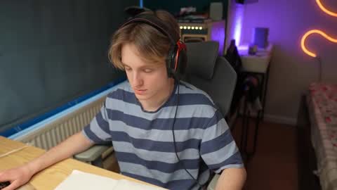 Alexycutie online show from February 2, 11:20 am