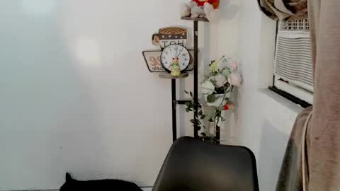 MARIE online show from October 21, 5:52 am