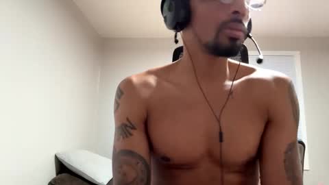 Snapshot of alfapipe23 chatting on November 12, 6:25 am alfapipe23 online show from November 12, 6:25 am