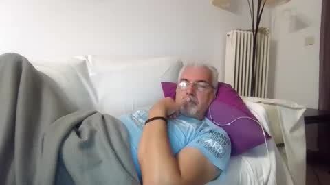 Snapshot of alfatop chatting on October 6, 11:57 pm I wanna cum online show from October 6, 11:57 pm