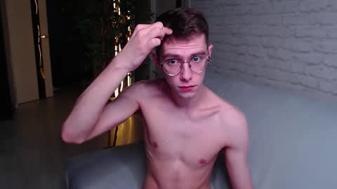 Snapshot of alfie_evanss chatting on October 21, 6:36 am Alfie online show from October 21, 6:36 am