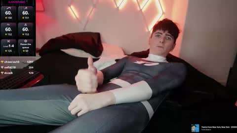 Snapshot of alfiegreenxxx chatting on October 31, 11:28 pm Alfie Green online show from October 31, 11:28 pm