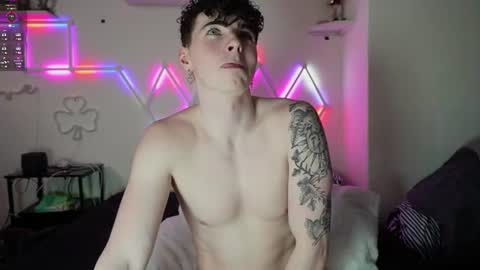 Snapshot of alfiegreenxxx chatting on June 12, 10:08 pm Alfie Green online show from June 12, 10:08 pm