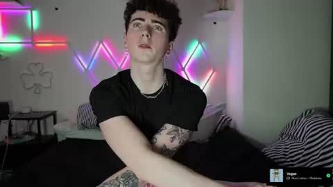 Snapshot of alfiegreenxxx chatting on July 8, 10:14 pm Alfie Green online show from July 8, 10:14 pm