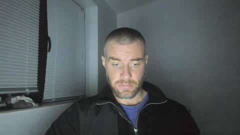 Snapshot of alfiesolomons87 chatting on January 3, 7:29 pm alfiesolomons87 online show from January 3, 7:29 pm