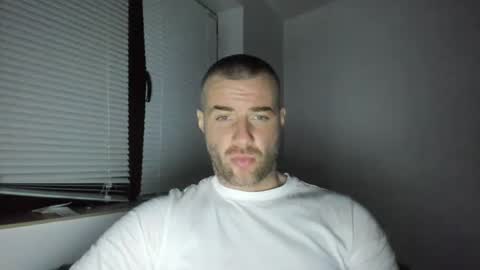 Snapshot of alfiesolomons87 chatting on February 20, 8:14 pm alfiesolomons87 online show from February 20, 8:14 pm