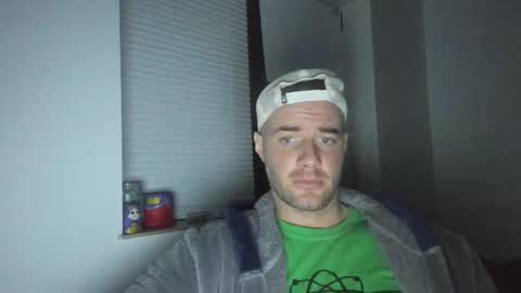 Snapshot of alfiesolomons87 chatting on February 28, 7:14 pm alfiesolomons87 online show from February 28, 7:14 pm