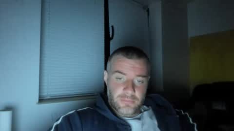 alfiesolomons87 online show from April 15, 7:32 pm