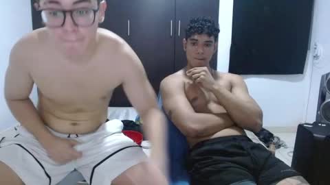 Snapshot of alfred_cantillo chatting on January 10, 11:42 pm alfred_cantillo online show from January 10, 11:42 pm