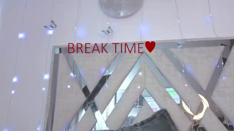 Carolina Join The Fan Club  online show from September 18, 3:25 pm