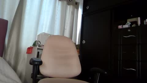 Alia  online show from December 9, 4:05 pm