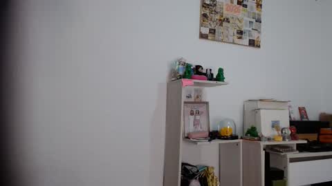 Alia  online show from March 4, 1:06 pm