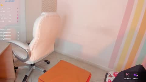 Snapshot of alia_peach_ chatting on February 12, 10:03 am Alia online show from February 12, 10:03 am