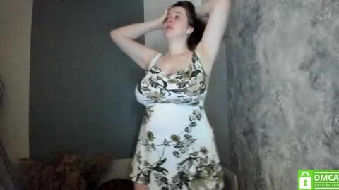 aliaa_ online show from June 5, 4:30 am