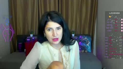 Snapshot of alianna_solo_kiss chatting on January 2, 9:54 am Alianna online show from January 2, 9:54 am