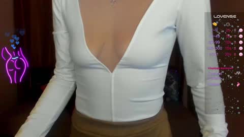 Snapshot of alianna_solo_kiss chatting on January 5, 6:24 am Alianna online show from January 5, 6:24 am