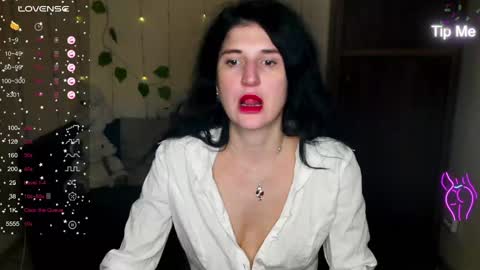 Snapshot of alianna_solo_kiss chatting on January 13, 12:24 pm Alianna online show from January 13, 12:24 pm