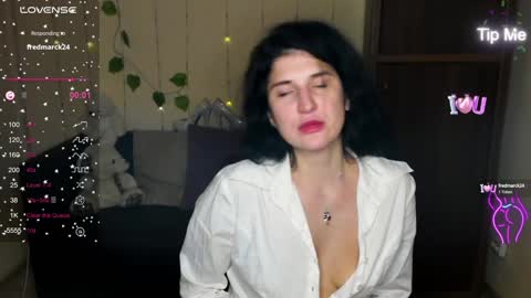 Snapshot of alianna_solo_kiss chatting on January 13, 3:47 pm Alianna online show from January 13, 3:47 pm